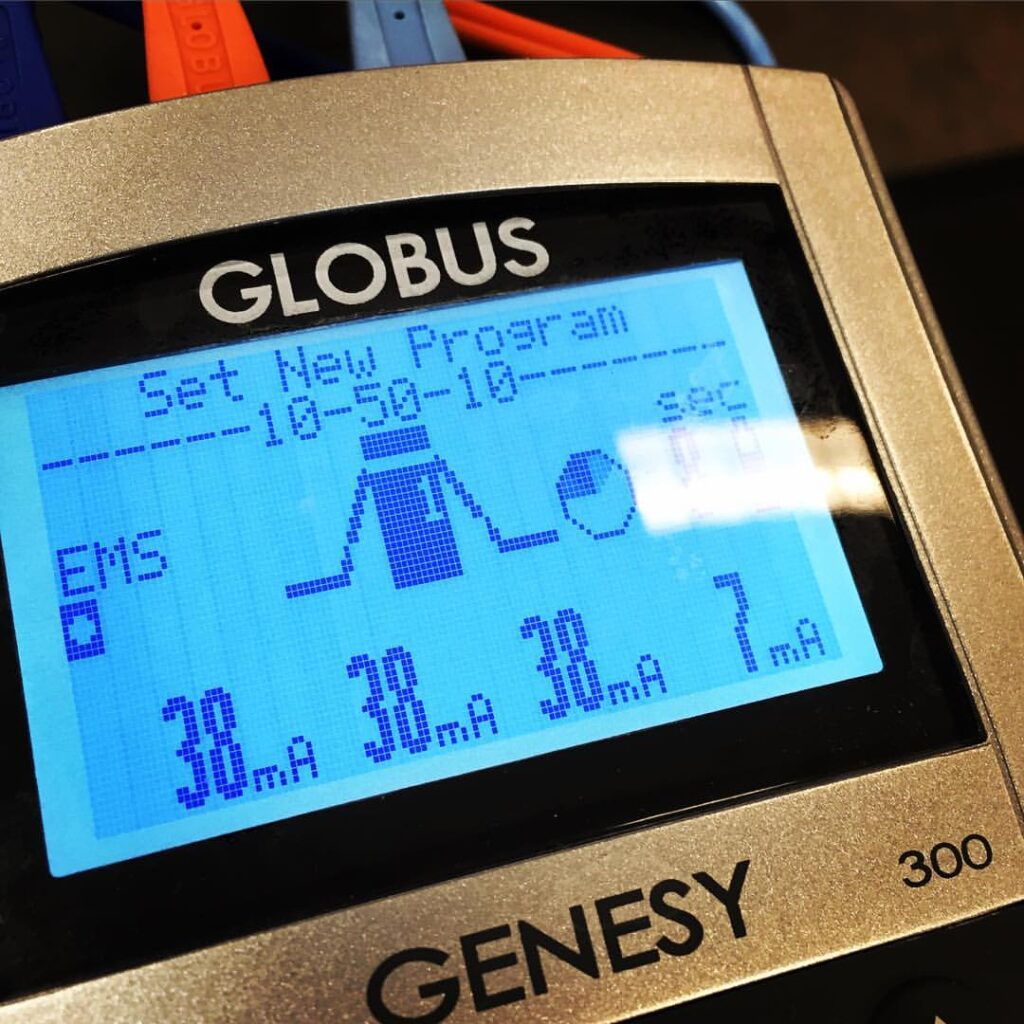 Defibrillator screen showing a set heart rhythm and energy settings.